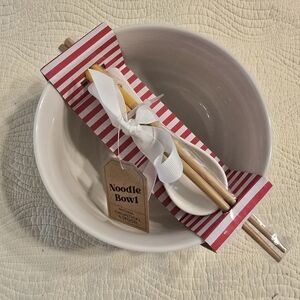 NWT Oversized Ramen / Noodle Bowl with Spoon and Chopsticks